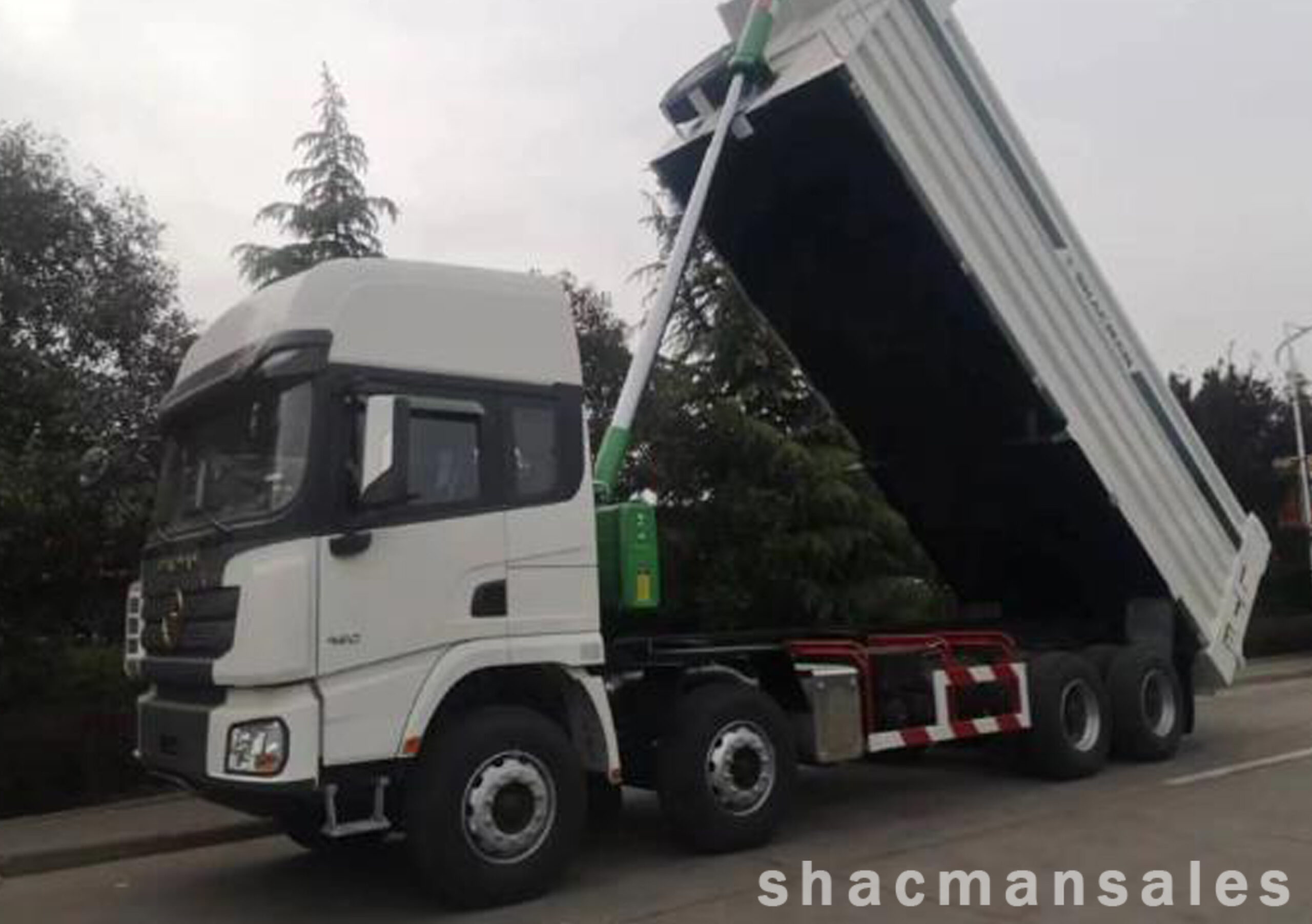 Shacman X3000 8×4 Left Hand Drive Dump Truck